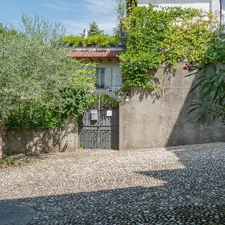 Luxury With Private Garden Villa Lierna